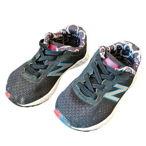 New Balance Kids Arishi v2 Sneakers Pull On Black Toddler Size 4
